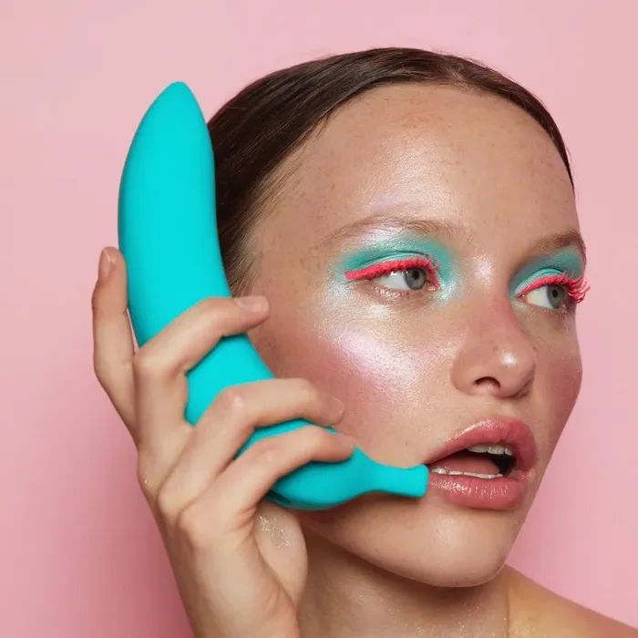 LOVE TO LOVE OH OUI BLUE LAGOON Vibrators